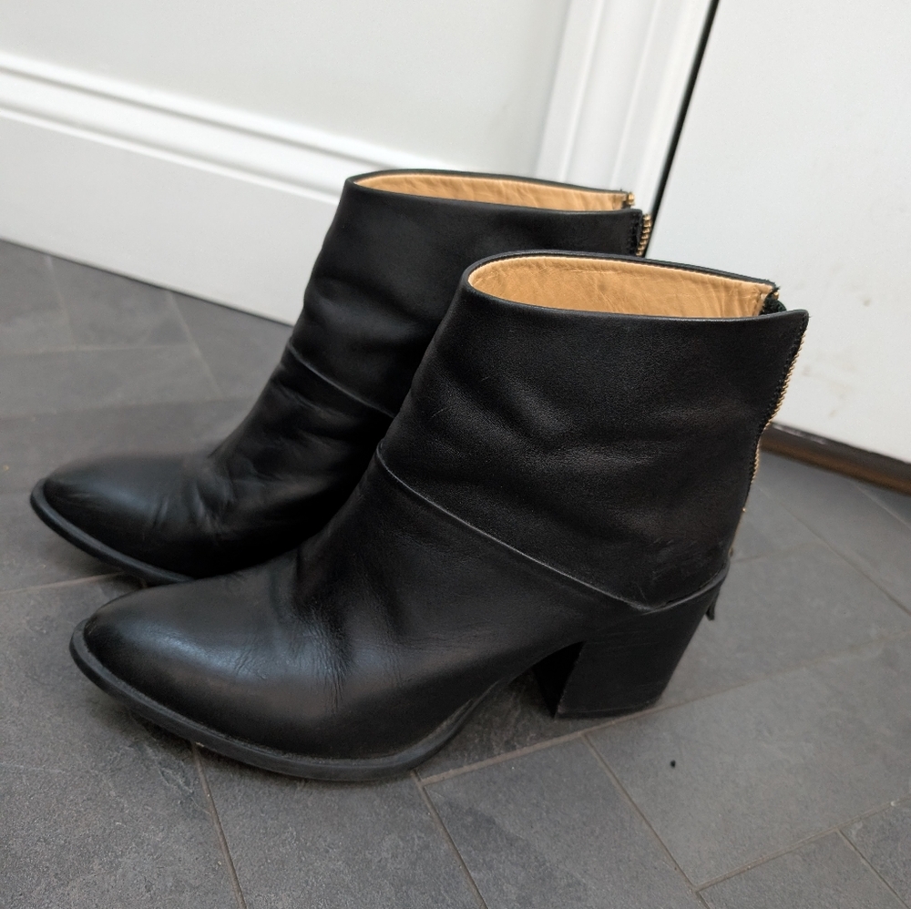Nisolo Lia Bootie